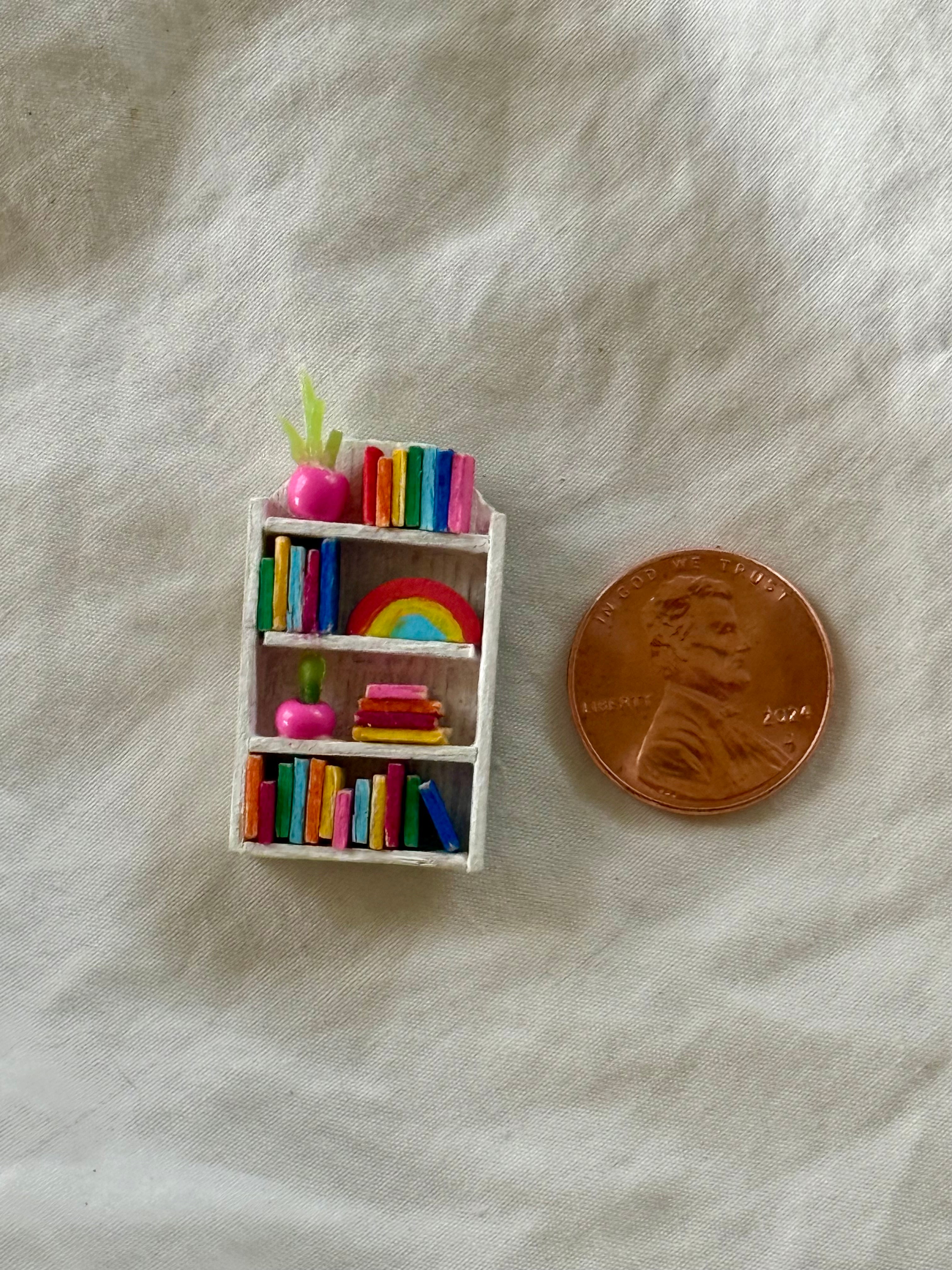 Wee Rainbow Bookshelf Magnet