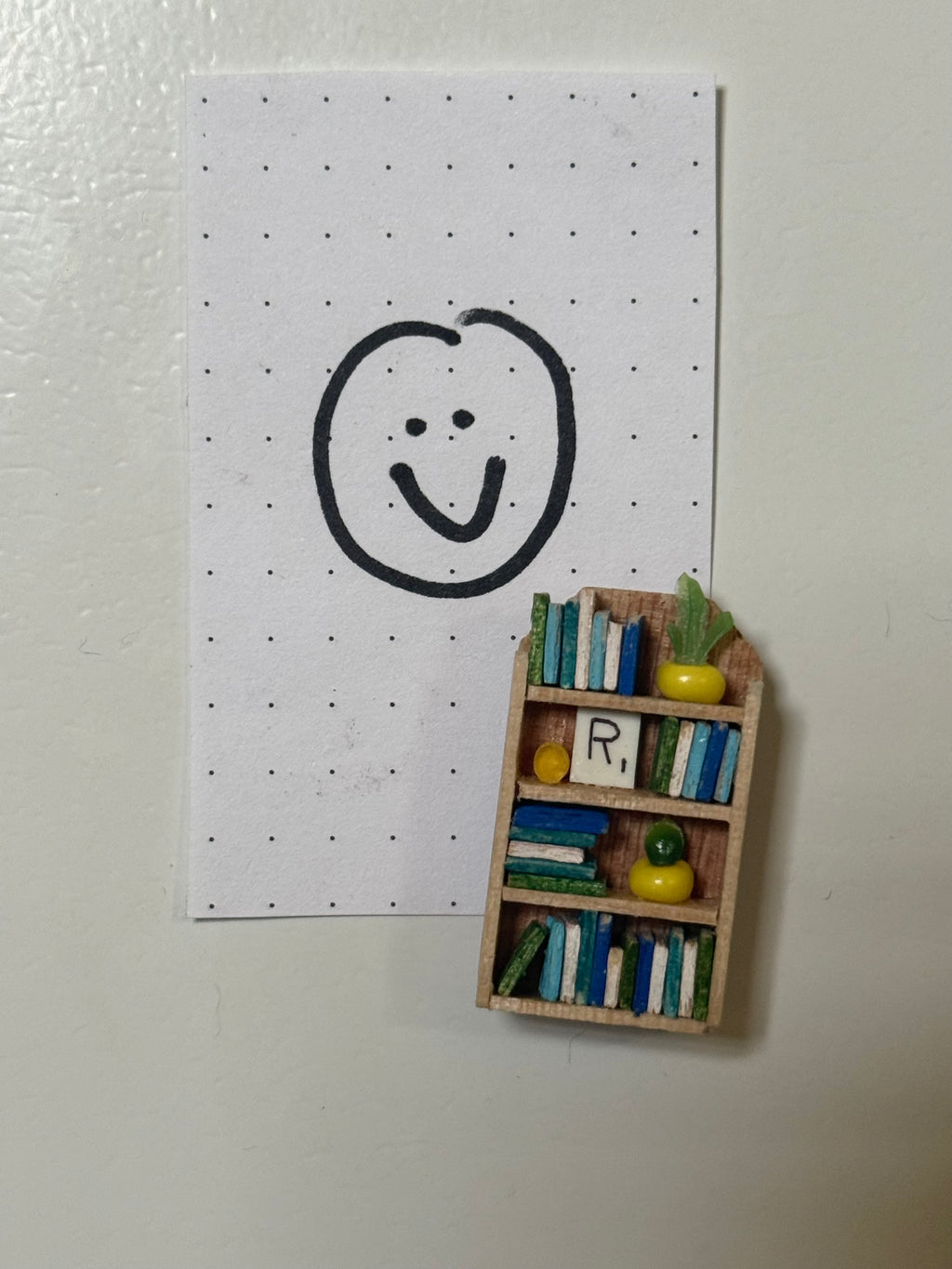 Wee Bookshelf Magnet